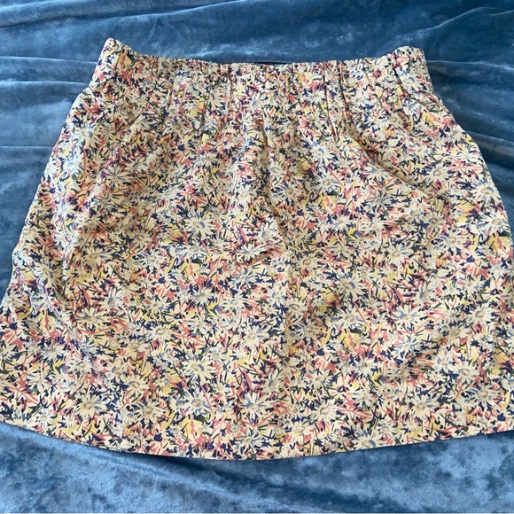 J. Crew Dresses & Skirts - J. Crew Multicolor Floral Mini Skirt